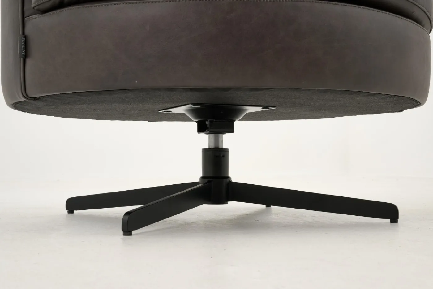 Fauteuils|Sièges<Flamant MARCHETTI, fauteuil, cuir , rotatif Noir