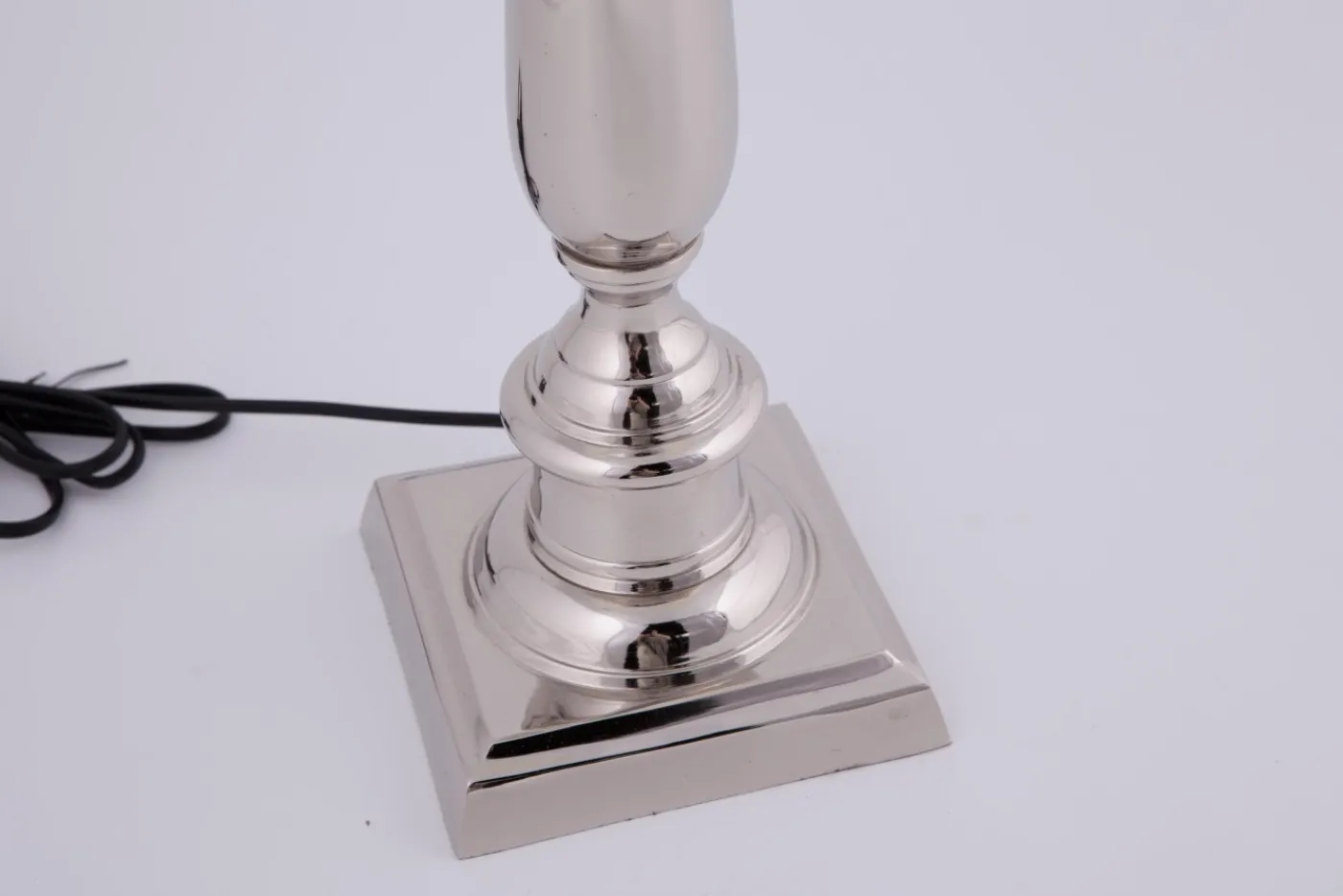 Lampes|Lampes De Table Et De Bureau<Flamant VENZO, lampe de table, laiton, nickel Argent